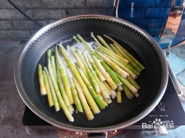 鸡蛋炒小竹笋的做法