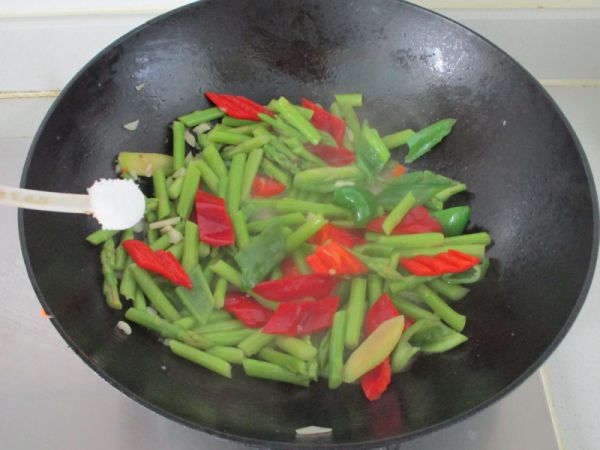 芦笋青椒凤尾虾