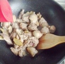 大冷天炖一锅台式的滋补暖身菜------姜母鸭