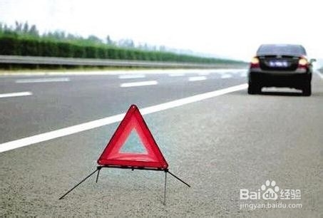 高速路上爆胎如何保命