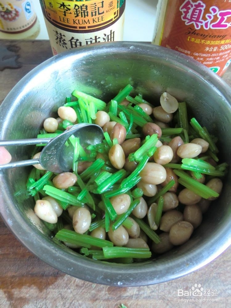 绿色食品花生拌芹菜