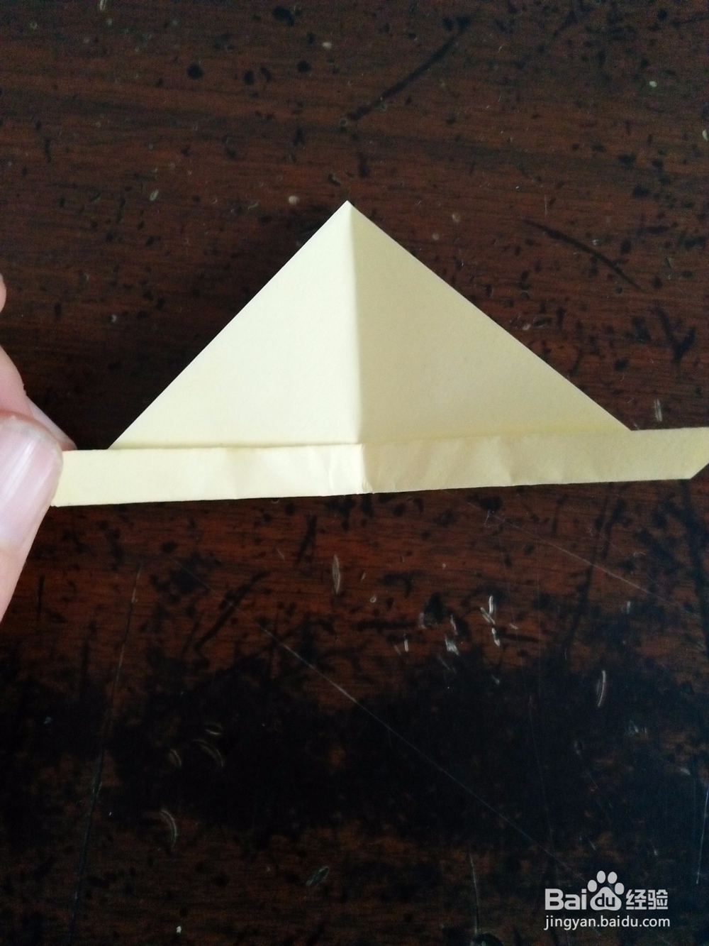 如何用纸折可爱的兔子