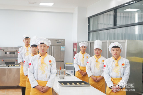 男生学中餐好还是西点好