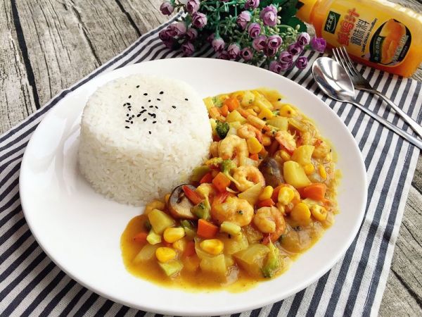 鲜虾杂蔬咖喱饭