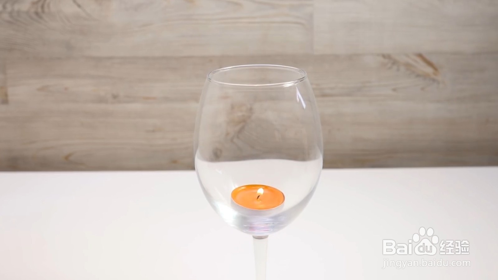 蜡烛放在高脚杯中点不着怎么办?一个技巧教会你