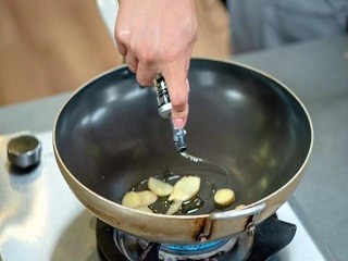 山珍海味乌鸡汤怎么做？