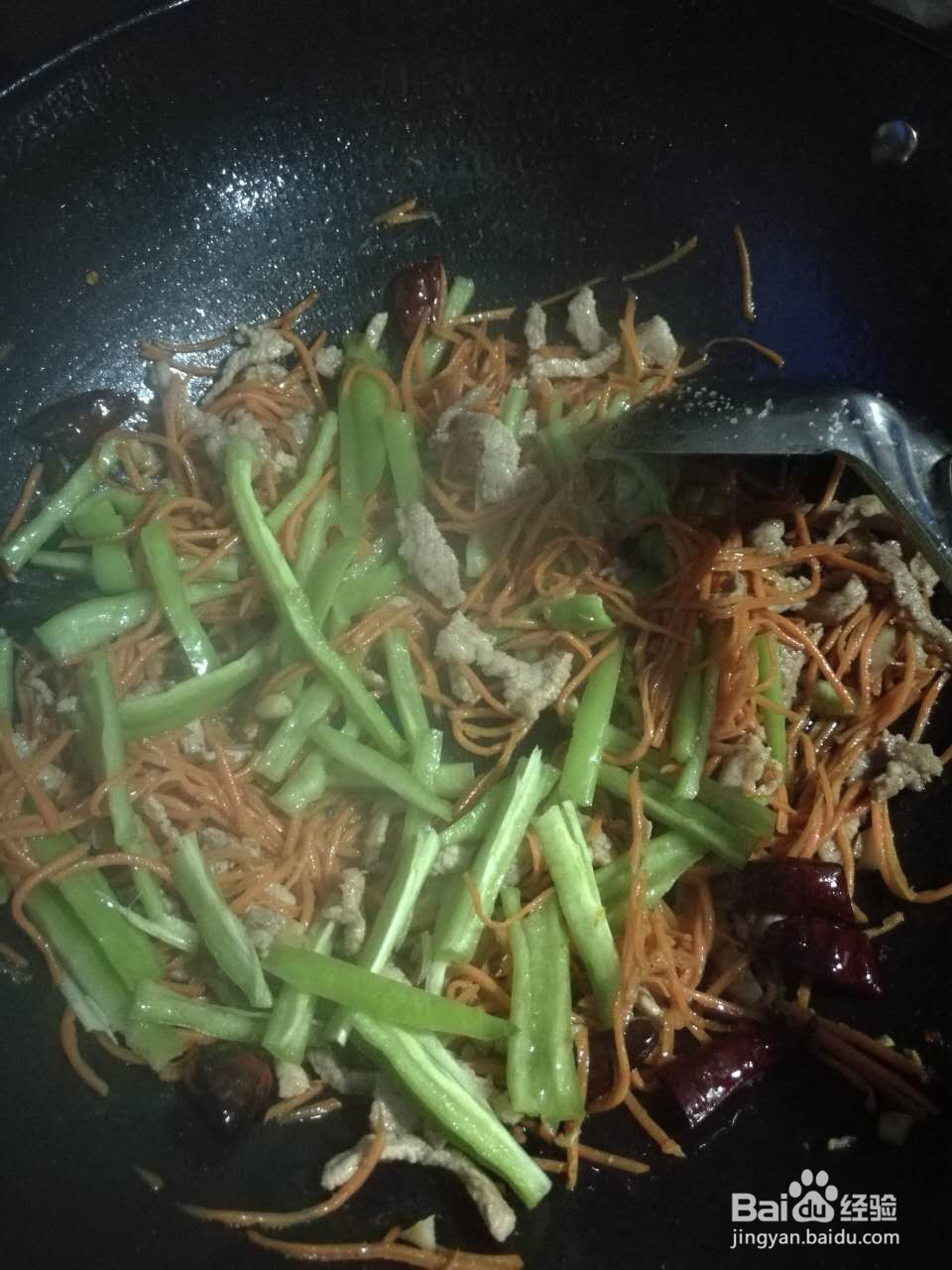 青辣椒胡萝卜炒肉丝