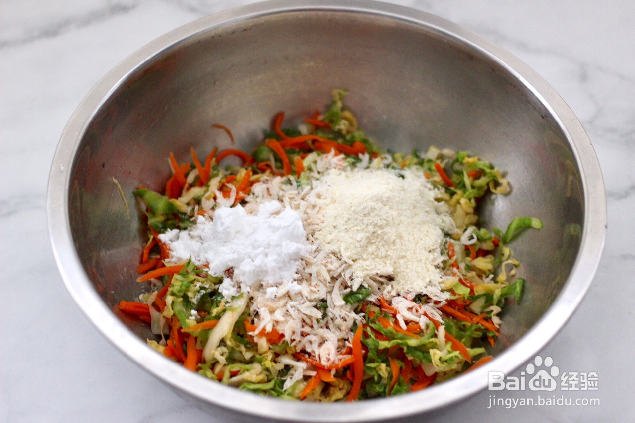 包菜虾皮菜团子的做法