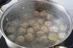每日美食-小白菜丸子汤的做法