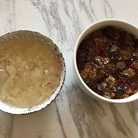 如何制作蔓越莓银耳桃胶羹