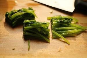 如何做出好吃的茼蒿拌鸡丝