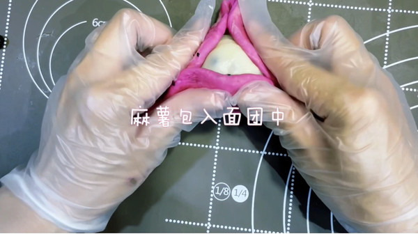 火龙果麻薯软欧包