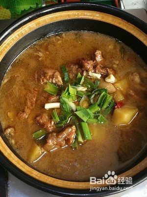 砂锅牛肉炖土豆的做法