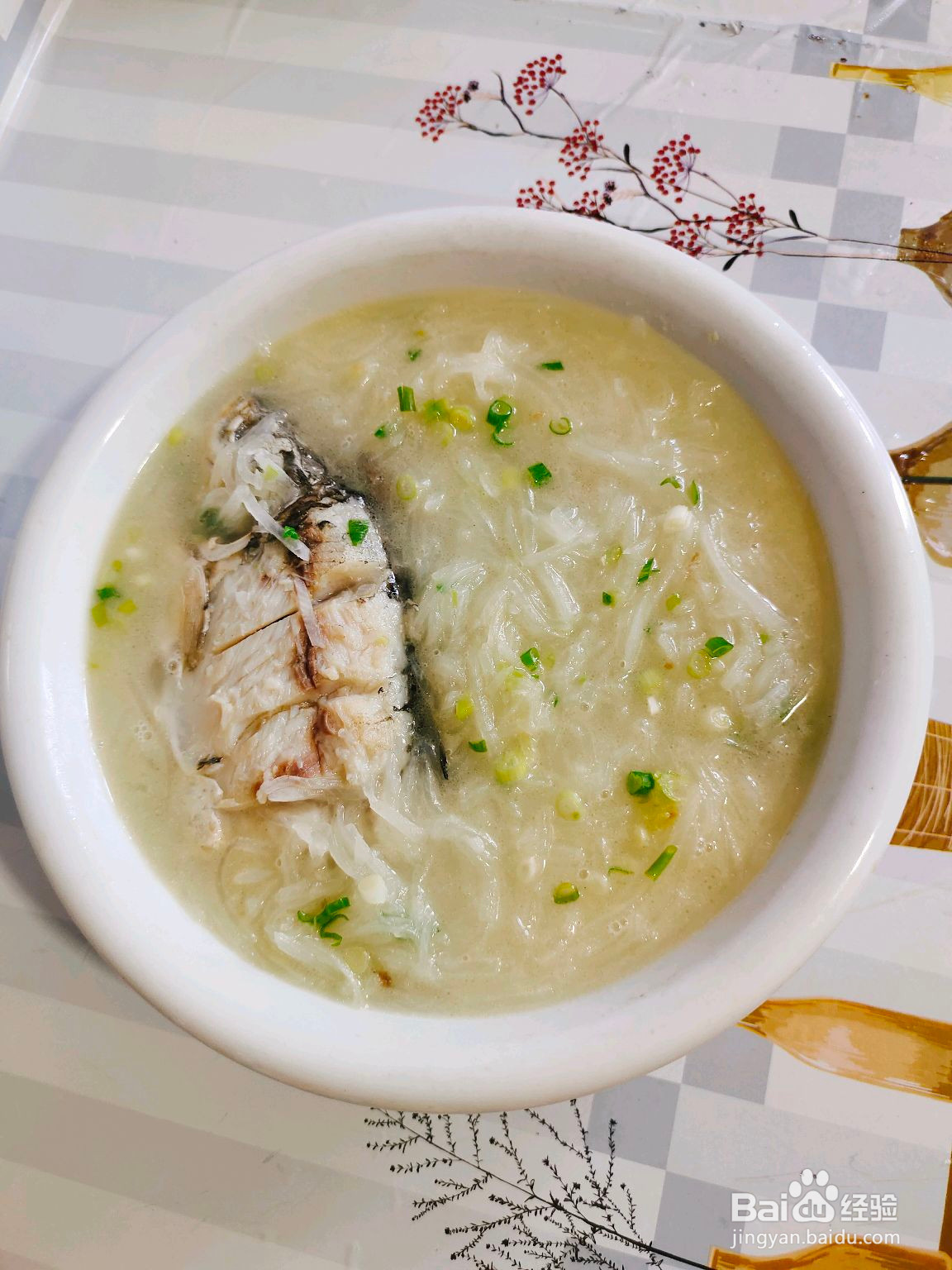 萝卜丝鲫鱼汤的做法