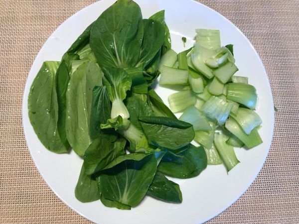 豆苗青菜虾仁年糕汤