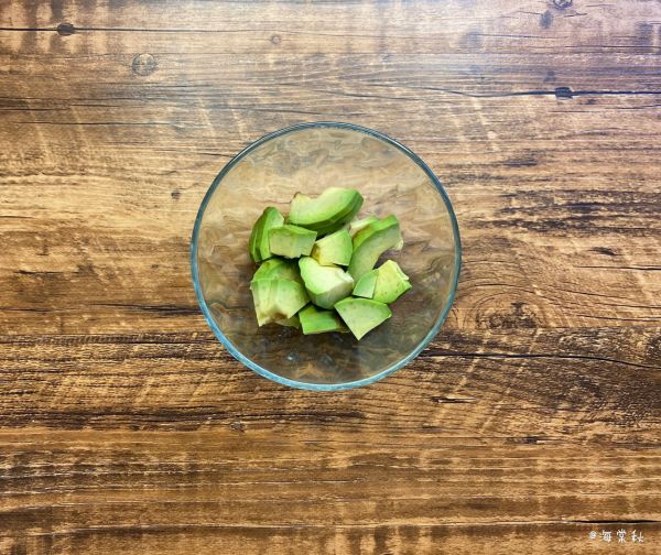 蔓越莓牛油果思慕雪