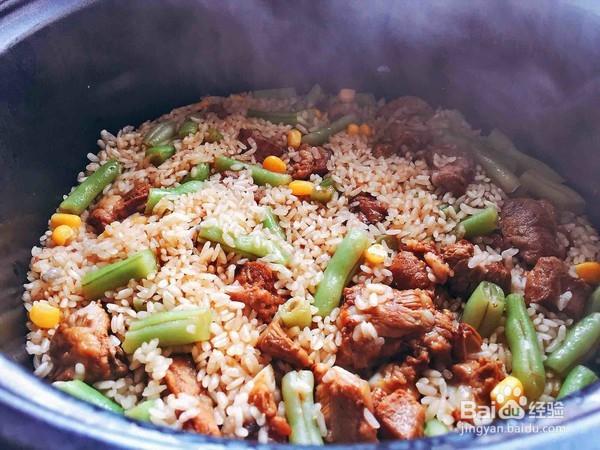 饭菜一锅出的豆角排骨焖饭