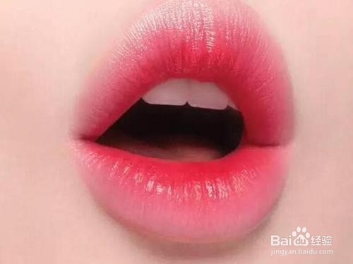 嘴唇干裂脱皮怎么办 几个实用小妙招送给你