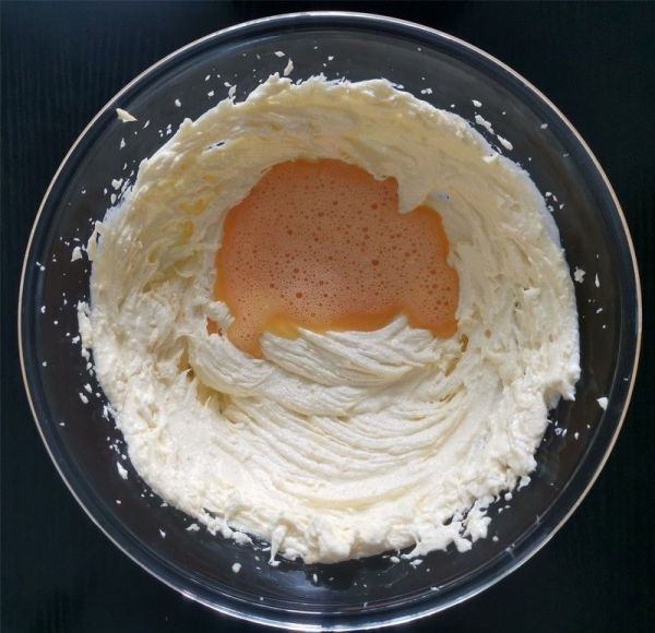 抹茶葡萄干杯子蛋糕