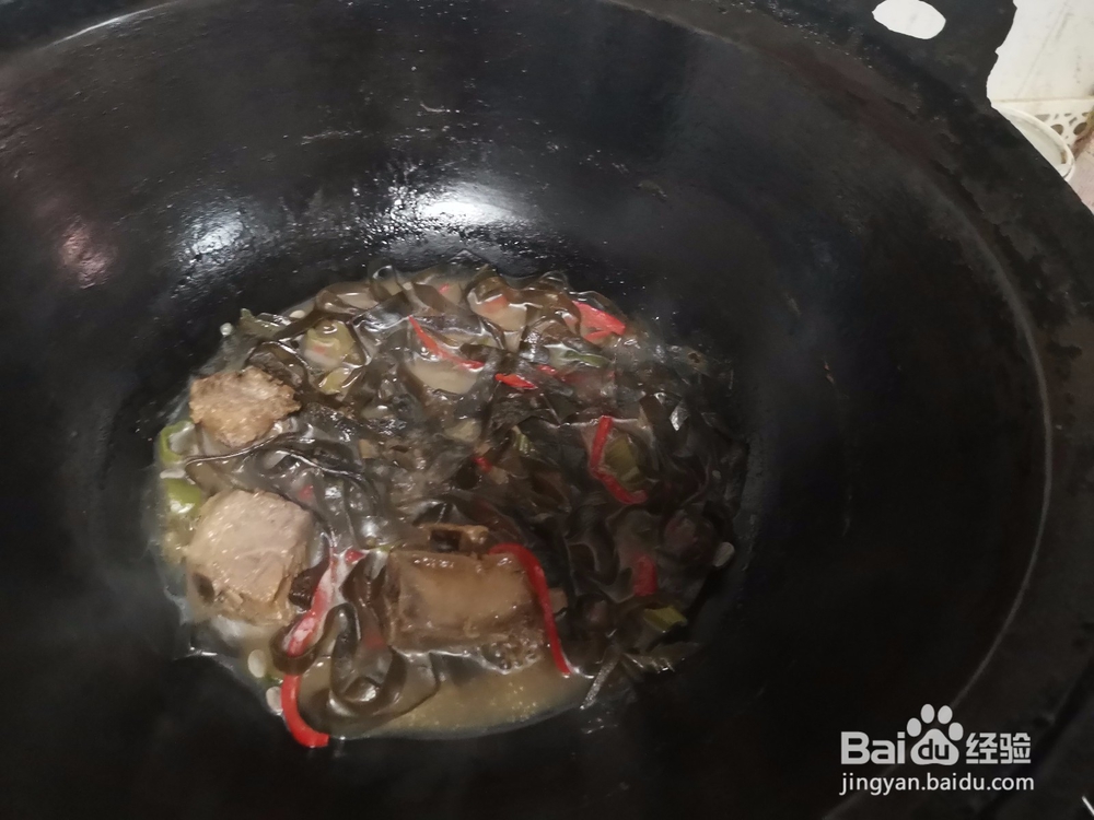 五花肉剩菜炖海带块