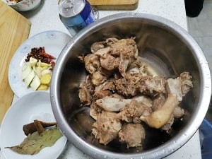 东北菜啤酒炖大鹅【北方最火的菜】