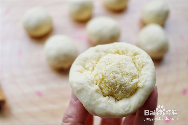 心形椰蓉面包的做法