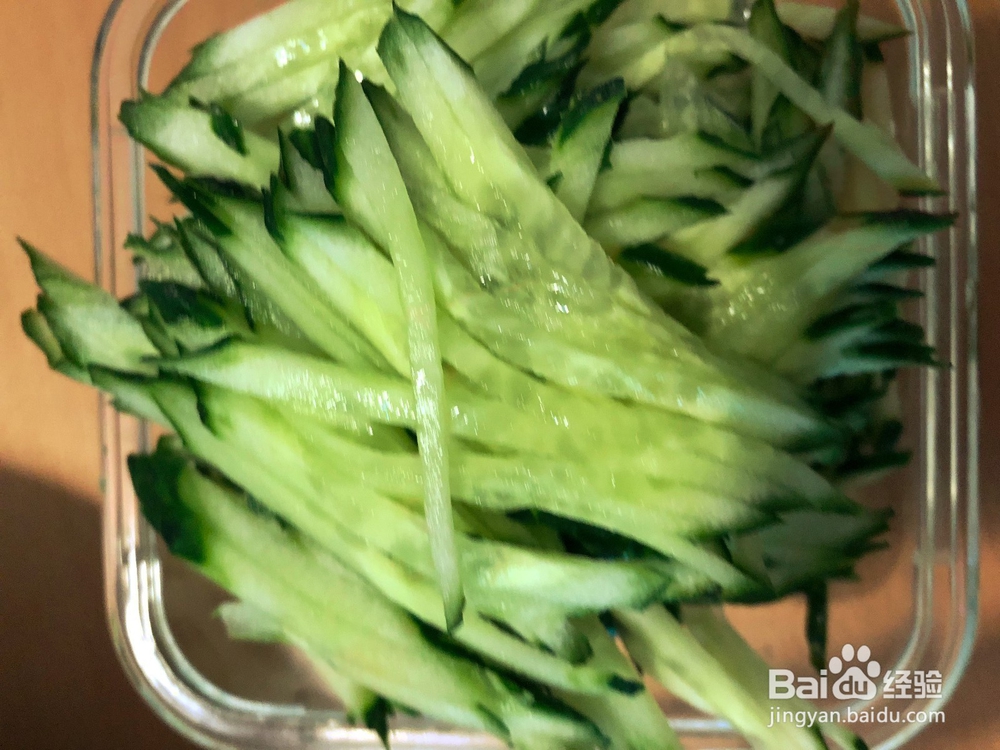 夏季美食：家庭麻酱鸡丝凉面