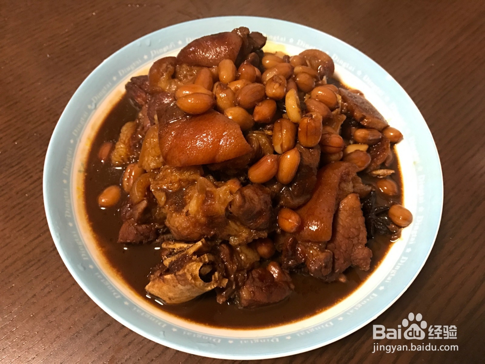 肥而不腻的南乳花生猪蹄