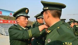 民兵肩章怎么带佩戴