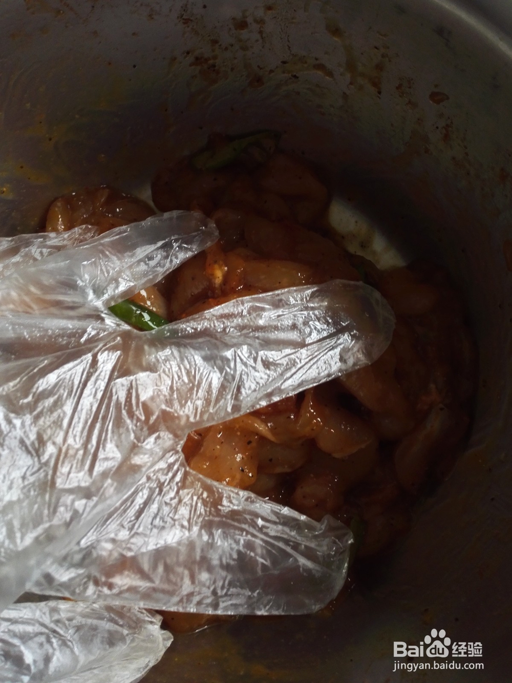 如何用鸡蛋给鸡胸肉裹上“外皮”