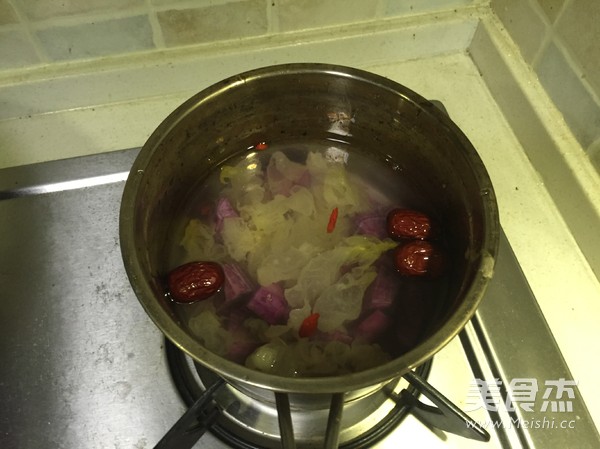 紫薯银耳饮的做法