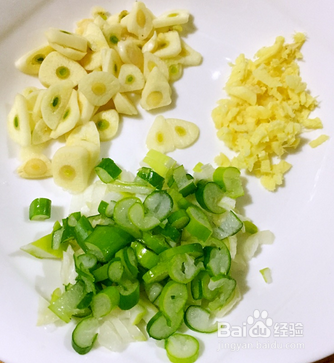 香椿炒鸡蛋的做法