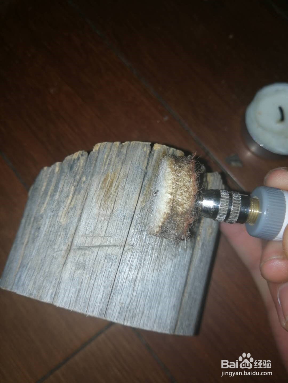 如何打磨枯树枝