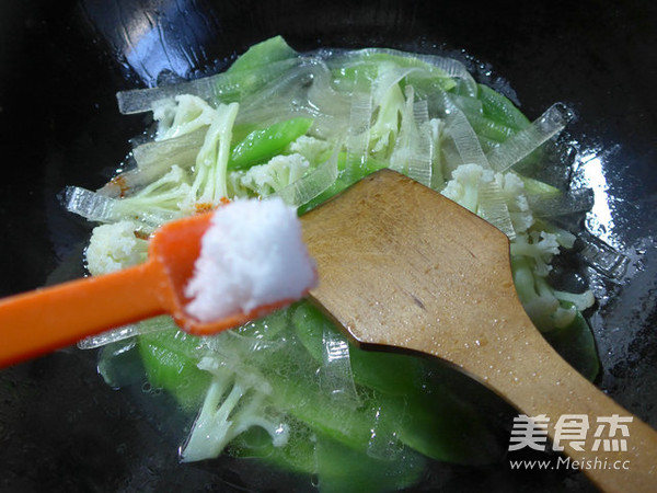 花菜粉皮煮莴笋