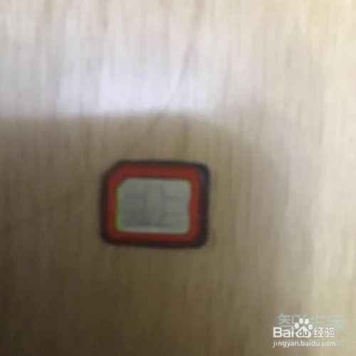 小天才电话手表侧面如何取卡