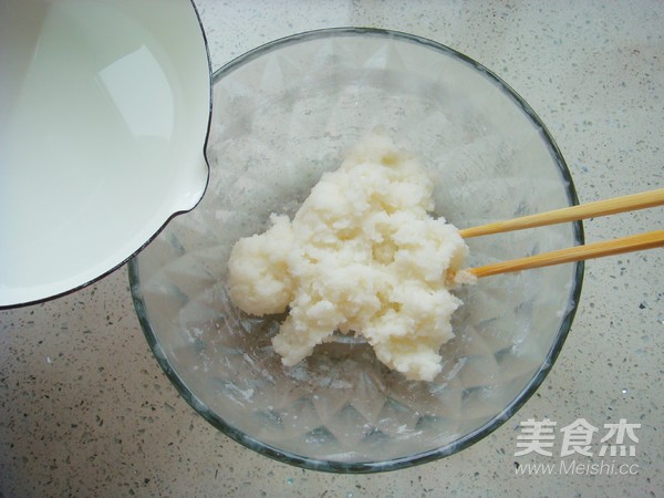 莲蓉花朵和果子