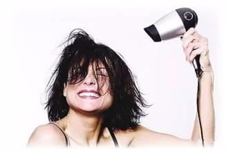 冬季防止头发静电的小窍门