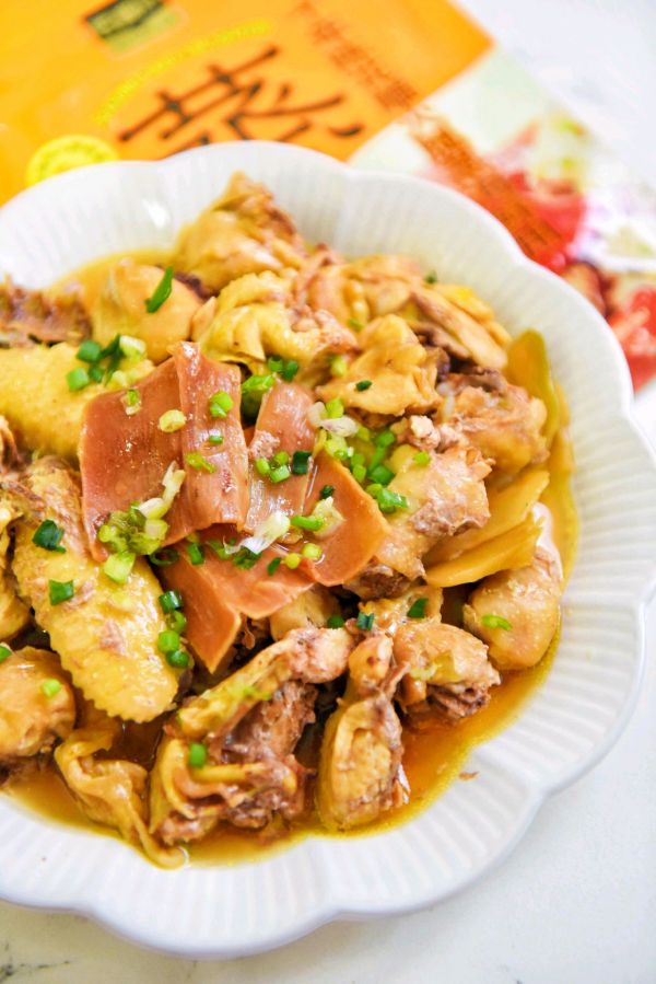 花雕火腿蒸土鸡