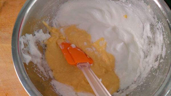 黄油酸奶蜂蜜蛋糕