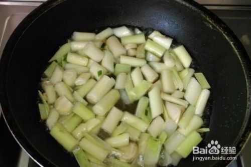 家常菜——蒲儿菜清烧排骨的做法