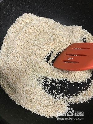 养颜杏仁阿胶枣的做法