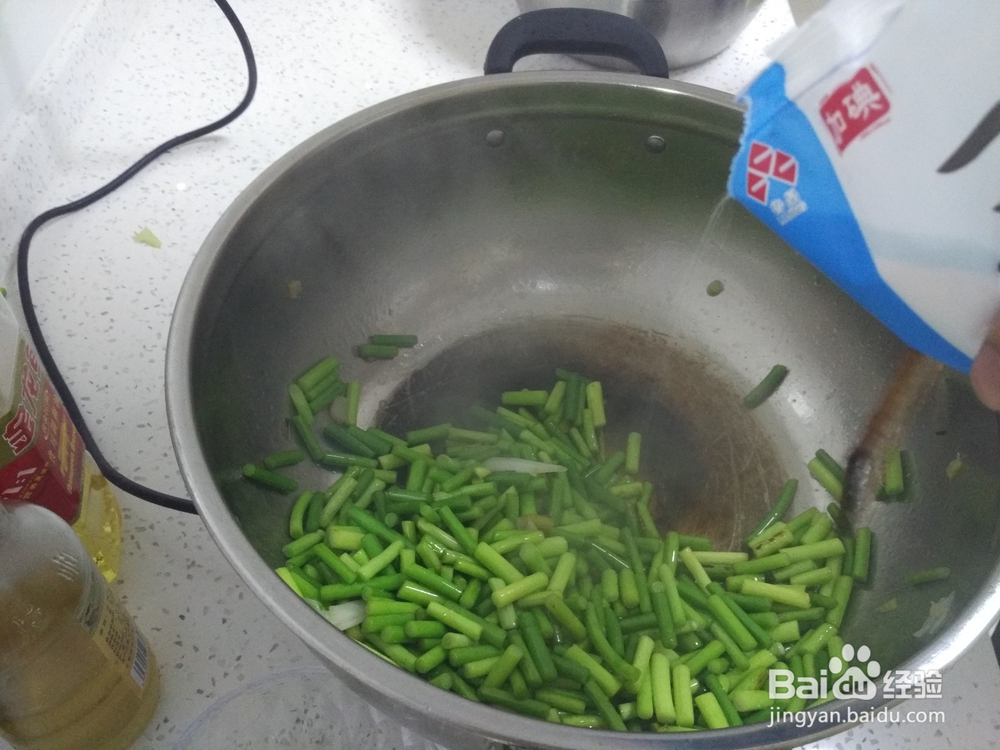 怎么样做蒜苔炒鸡蛋好吃