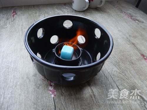 年糕排骨煲的做法