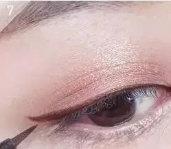 眼妆怎么化好看呢