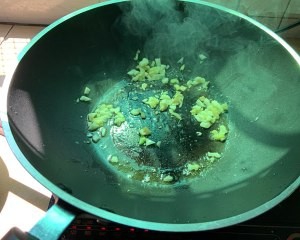 教你怎么做青椒炒鸡肉