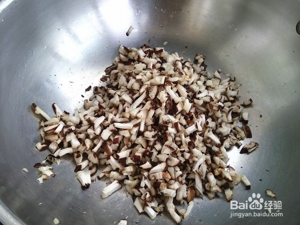 如何制作茴香香菇馅发面蒸饺