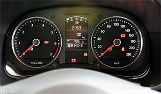 汽车大灯更换 郑州F1改灯更换汽车大灯教程