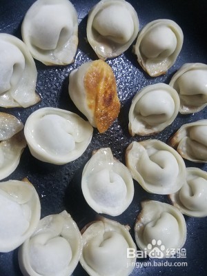 如何制作鸡蛋抱饺