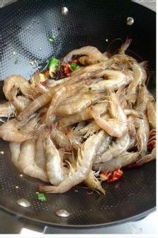 将腥味转变为鲜香的妙招—红烧啤酒虾