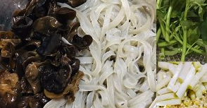 如何制作香辣美味的水煮肉片